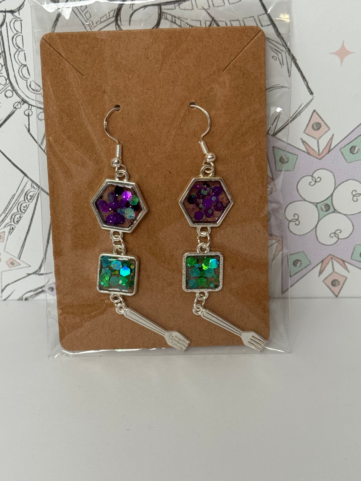 Pair of earrings with green and purple glitter resin and fork inspired by the little mermaid princess inspired